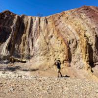 The Ochre Pits are a highlight along the Larapinta Trail | #cathyfinchphotography