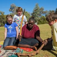 Students learning during an Aboriginal art workshop at Uluru |  <i>Tourism NT/Shaana McNaught</i>